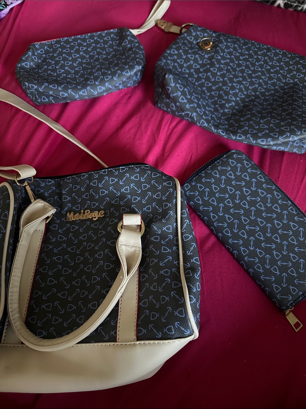 Beige and Navy Patterned Women’s Handbag Set